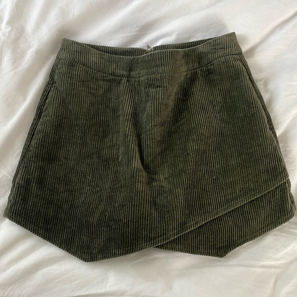 Pine green skort